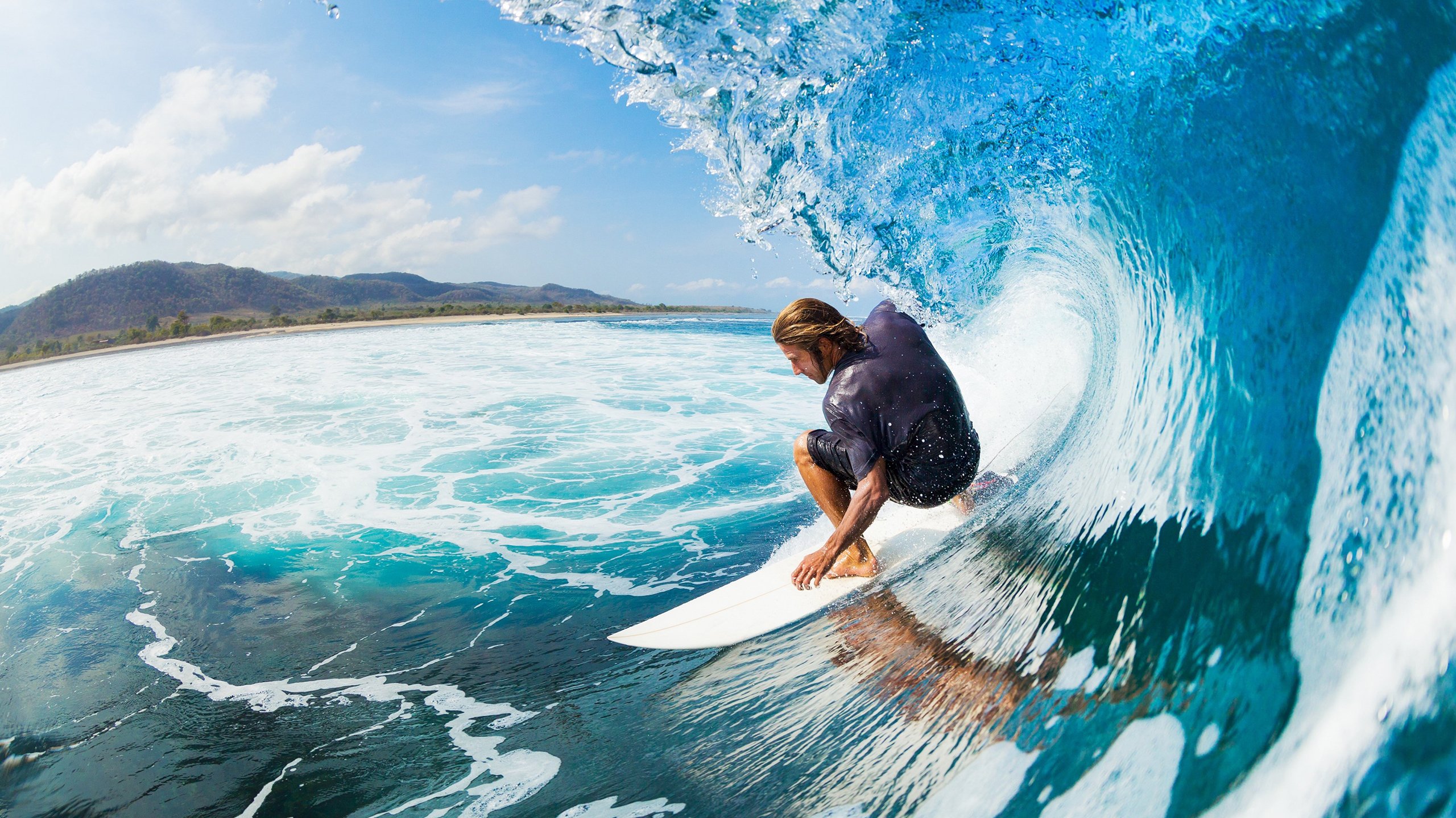 开云APP-当篮球之神穿上红蓝战袍,利拉德在伯纳乌的独奏,让国家德比沦为配角